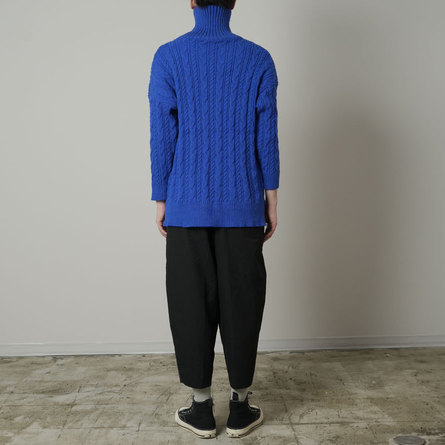 Синий свитер с высоким воротником Klein