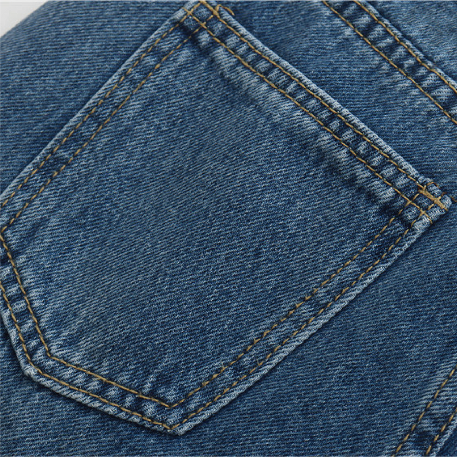 Джинсовые широкие джинсы с нашивками