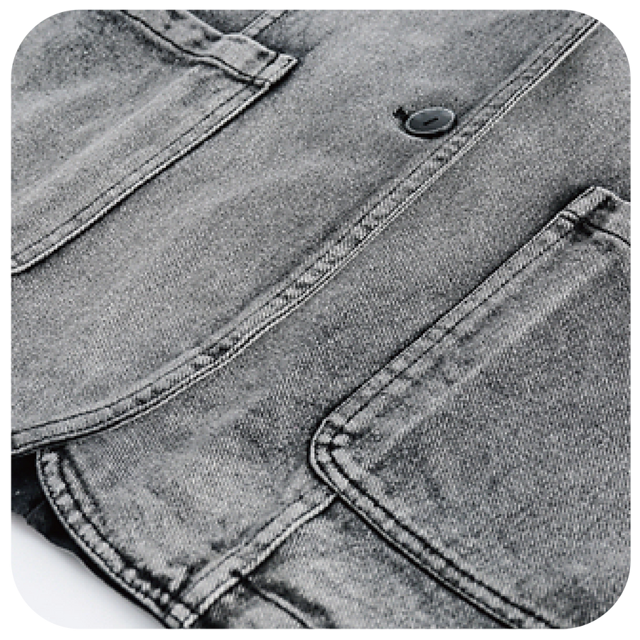 Прямая джинсовая куртка с карманами