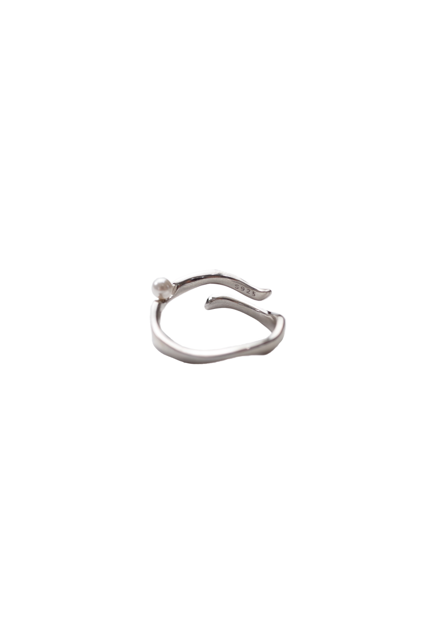 Мини-кольцо с жемчугом и волной (серебро) 